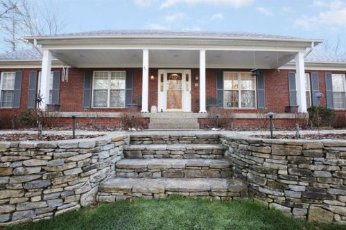 16021 Plum Creek Trl, Louisville, KY 40299-5266