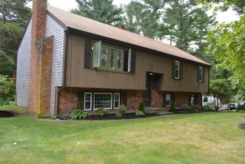 2 Nottingham Ln, Plymouth, MA 02360-4246