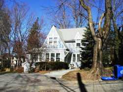 18 Westview Ter, Newton, MA 02465-2345