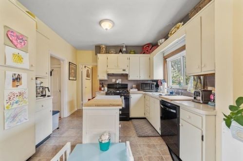 64 Brk Ave, Newton MA 02460-1508 exterior