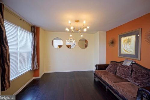 128 Betsy Ross Way, West Deptford NJ 08096-6872 exterior