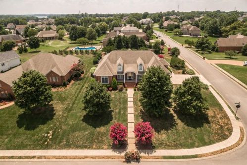 453 Bay Pt Dr, Gallatin TN  37066-4486 exterior