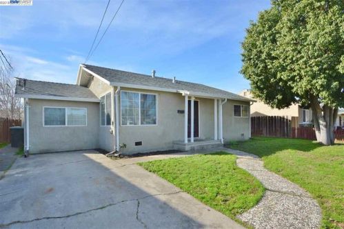 41 Alvarado Ave, West Pittsburg, CA 94565-4814