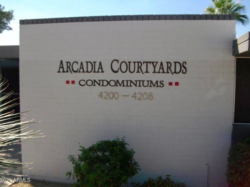 4202 38th St, Phoenix AZ 85018-4834 exterior