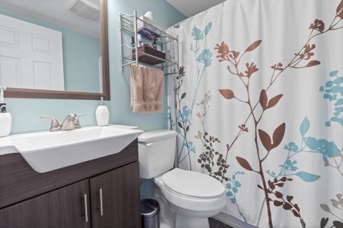 6 Cushing Dr, Plymouth MA 02360-1148 exterior