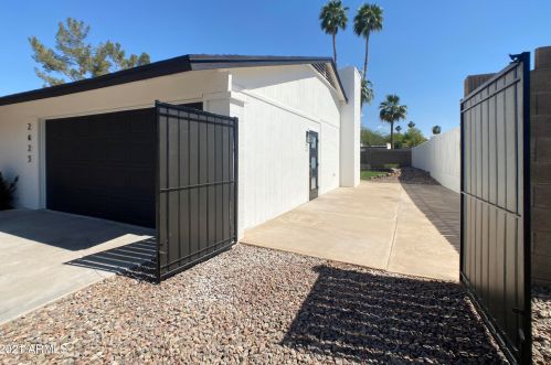 2423 Beryl Ave, Phoenix AZ 85021-2480 exterior