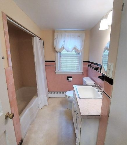 203 Delmont Ave, Worcester MA 01604-2136 exterior