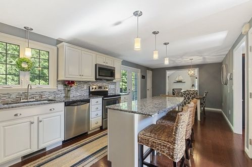 225 Sycamore Dr, Holden MA 01520-1152 exterior