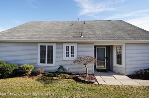 11 Manchester Ct, Jackson Twp NJ 08527-3972 exterior