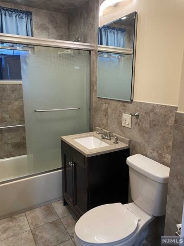 229 Sanford Ave, Kearny NJ  07032-5924 exterior