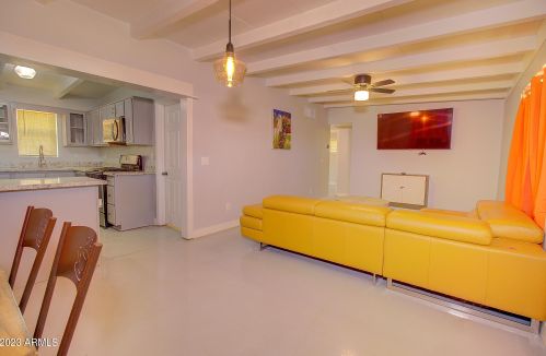 2205 Cambridge Ave, Phoenix AZ 85008-1027 exterior