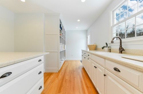 8 Captain Thomson Ln, Hingham MA 02043-3459 exterior