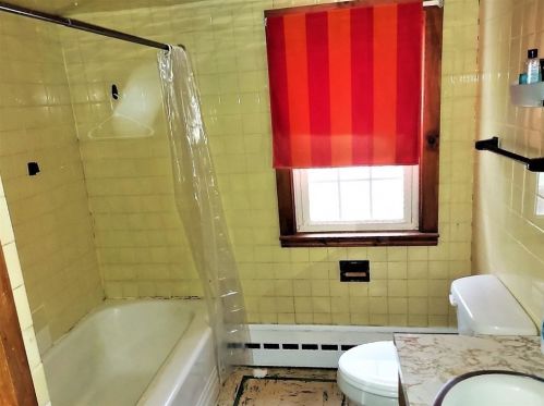 203 Delmont Ave, Worcester MA 01604-2136 exterior