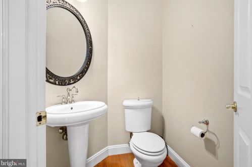 71 Mill Ln, Columbus NJ 08022-1940 exterior