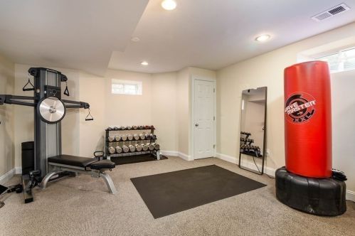 208 Vly Rd, Needham MA 02492-4720 exterior