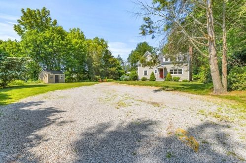 4 Pinegrove Rd, Hingham MA 02043-3923 exterior