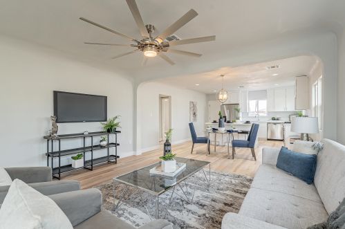 1626 Adams St, Phoenix AZ  85007-2606 exterior