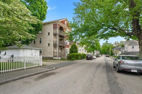 104 Lakewood St, Worcester MA  01603-2056 exterior