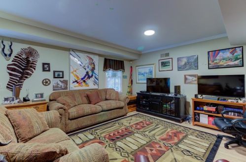 4815 Dunwoody Sta Dr, Atlanta GA 30338-4705 exterior