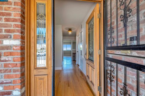 1973 Placer Dr, San Leandro CA  94578-1336 exterior