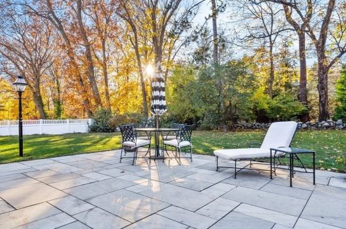 48 Cary Ave, Milton MA 02186-4222 exterior