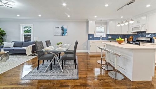 21 Beacon Pl, Chelsea MA  02150-1705 exterior