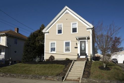 8 Nelson St, Plymouth, MA 02360-4045