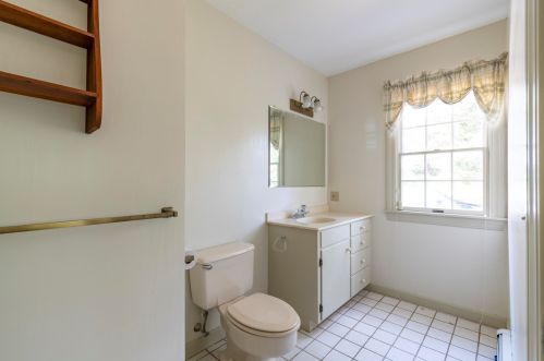 48 Strong Is Rd, Chatham MA 02633-1435 exterior