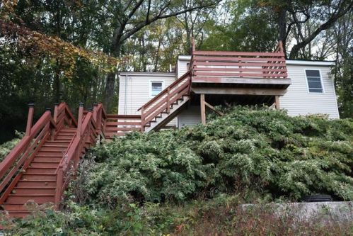 87 Natural History Dr, Worcester, MA 01605-2352