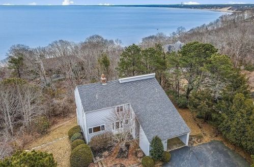 70 Ellisville Grn, Plymouth MA  02360-1742 exterior