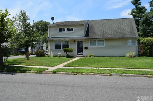 45 Arthur Ave, Carteret, NJ 07008-2463