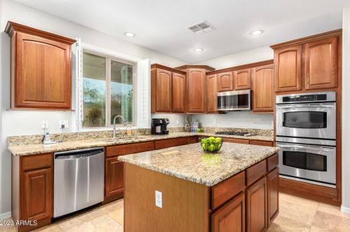 25311 51 Dr, Phoenix AZ 85035-1901 exterior