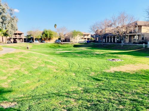 2837 73 Dr, Phoenix AZ 85043-7231 exterior