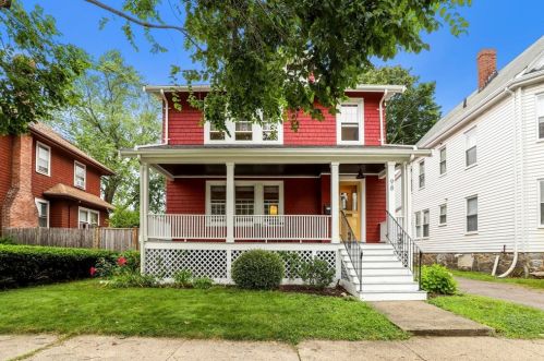 98 Kemper St, Quincy, MA 02170-2909