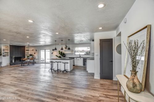 3212 Captain Dreyfus Ave, Phoenix AZ  85032-6146 exterior