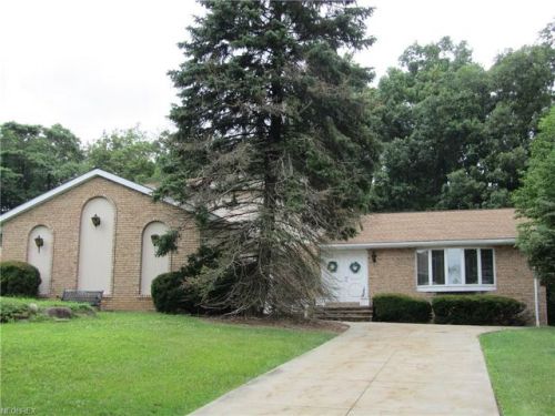 7391 Amber Ln, Cleveland, OH 44141-1901