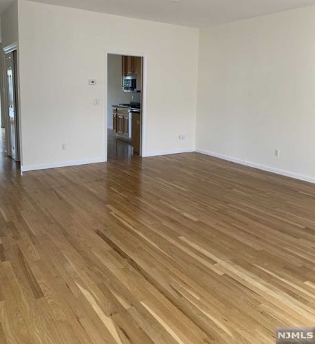 166 Stonegate Trl, Cresskill NJ  07626-2412 exterior