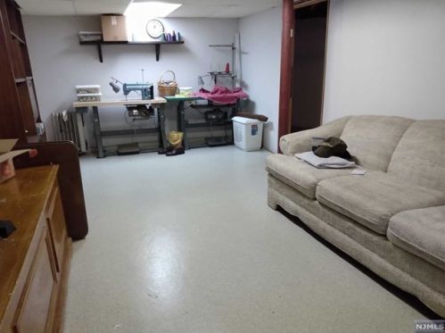 57 New Lawn Ave, Kearny NJ 07032-2207 exterior