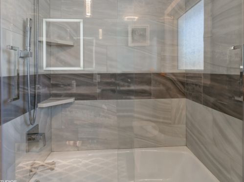 7621 Harlem Ave, Niles IL 60714-4724 exterior