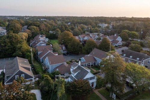 6 Munson Meeting, Chatham MA exterior