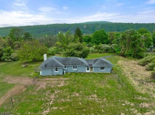 326 Riegelsville Rd, Milford NJ 08848-1892 exterior