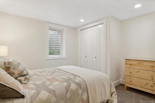 1004 Stanford Pl, Englewood CO 80111-1220 exterior