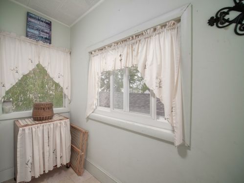 77 Riverdale St, Methuen MA 01844-6105 exterior