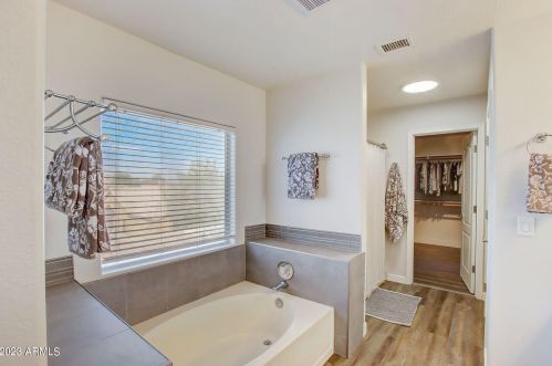 17806 13 Pl, Phoenix AZ 85014-1119 exterior