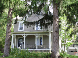 14 Oakland Ave, Newton, MA 02466-1705