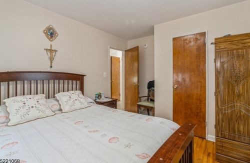 54 Meacham St, Belleville NJ 07109-1935 exterior