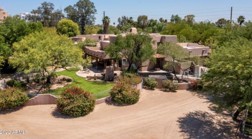 2020 Bethany Home Rd, Phoenix AZ 85014-2434 exterior