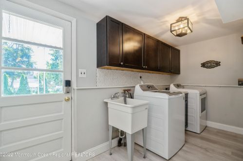 41 Holly Dr, West Deptford NJ 08096-3317 exterior