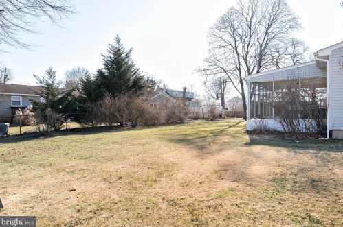 5 Cambridge Ave, Erial NJ 08081-1229 exterior