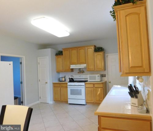 612 Schaeffer Ave, West Deptford NJ 08096-6631 exterior